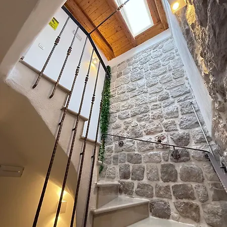 Throne Iv * Dubrovnik