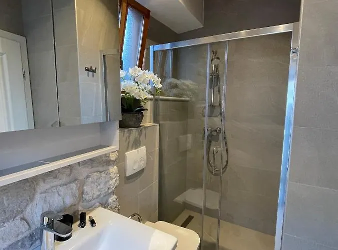 Throne Iv Дубровник