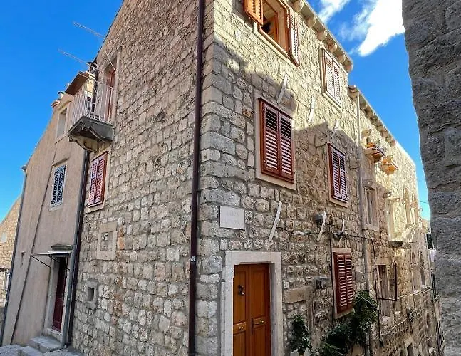 Throne Iv * Dubrovnik