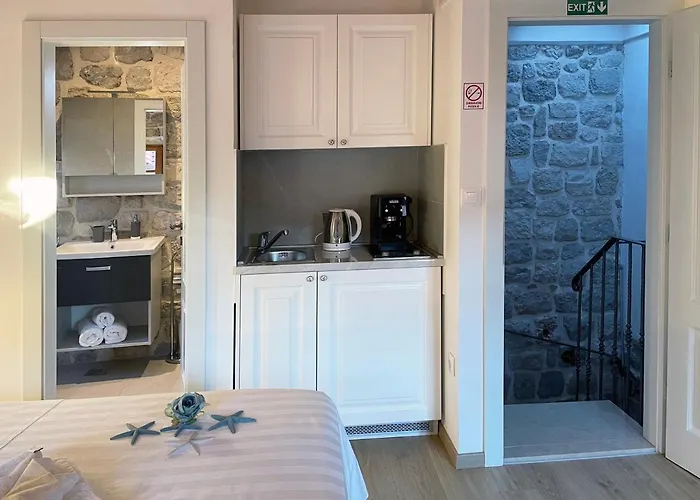 Apartman Throne Iv *